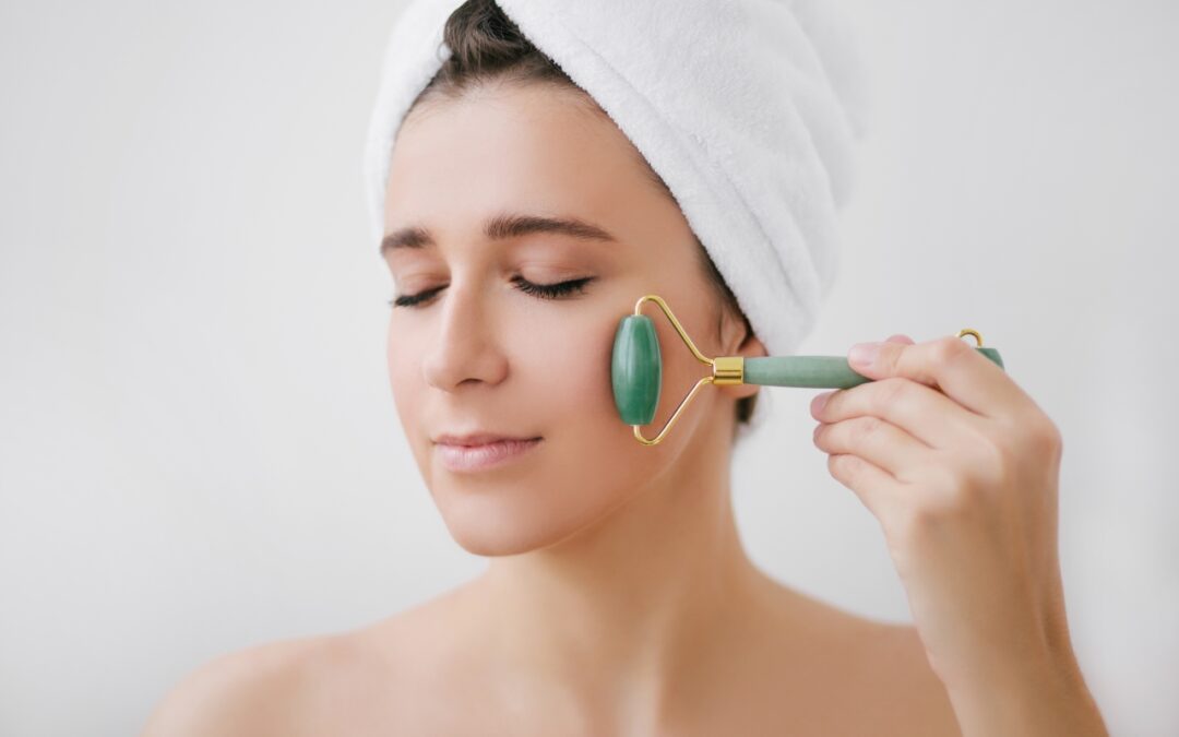 Masaż twarzy – sekret młodej i promiennej skóry bez skalpela