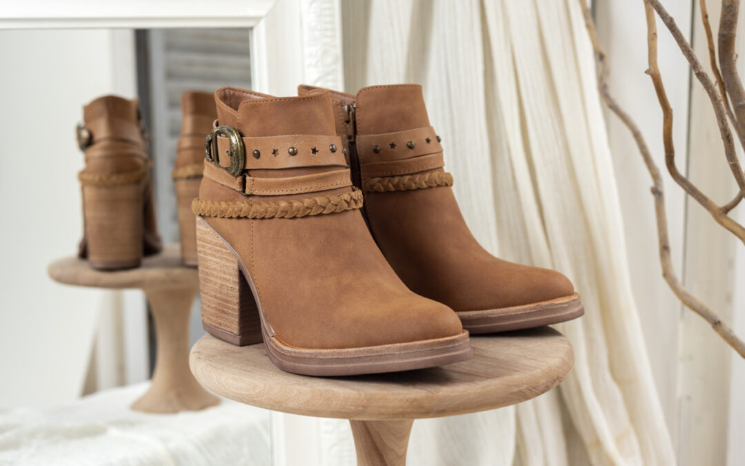 Botki, trzewiki czy kozaki? Przegląd najmodniejszych butów na sezon jesień–zima 2025